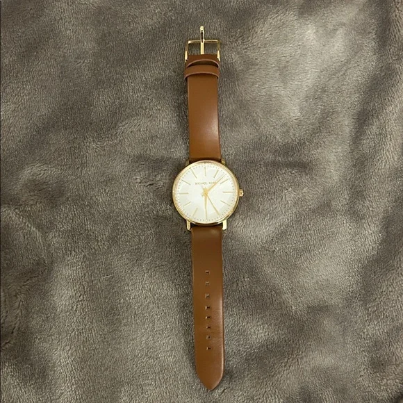 Michael Kors Gold and Brown Leather Watch like new - Picture 1 of 4